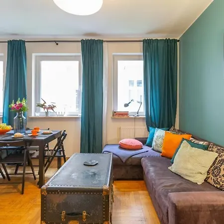 Domus Krakowski 3-bedroom Apt.