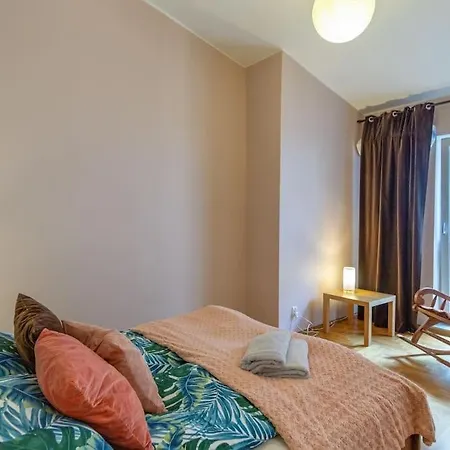 Domus Krakowski 3-bedroom Apt. *