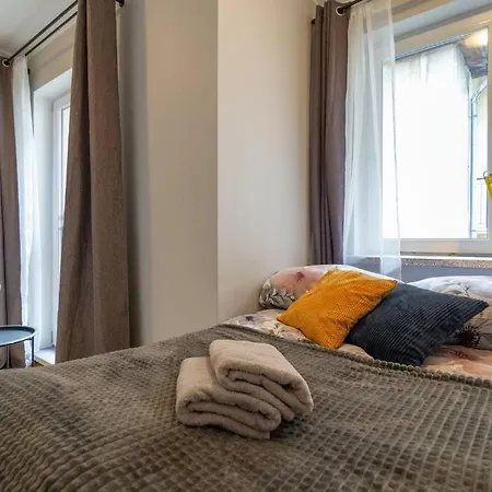 Domus Krakowski 3-bedroom Apt. Daire *