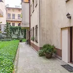 Domus Krakowski 3-bedroom Apt. Krakow