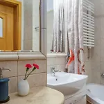 Domus Krakowski 3-bedroom Apt.