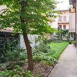 Domus Krakowski 3-bedroom Apt. Apartment *