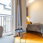 Domus Krakowski 3-bedroom Apt. Apartment