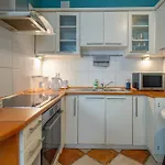 Domus Krakowski 3-bedroom Apt.