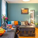 Domus Krakowski 3-bedroom Apt. *
